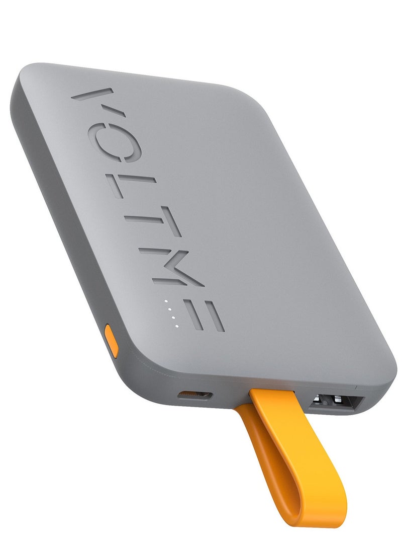 فولتمي بنك طاقة بسعة عشرة آلاف ملي أمبير بمنفذ يو إس بي سي مع كابل تايب سي مدمج، شحن سريع بتقنية بي دي بقدرة اثنان وعشرون فاصل خمسة واط – شاحن محمول فائق النحافة مع ثلاثة منافذ، بطارية خارجية مدمجة لهواتف آيفون إير، آيفون سبعة عشر، آيفون سبعة عشر برو، آيفون سبعة عشر برو ماكس، آيفون ستة عشر، سلسلة آيفون خمسة عشر، سامسونج جالاكسي إس خمسة وعشرون، سامسونج جالاكسي إس أربعة وعشرون، سامسونج جالاكسي إس ثلاثة وعشرون ألترا، جوجل بيكسل عشرة، جوجل بيكسل تسعة، ون بلس أربعة عشر، ون بلس ثلاثة عشر، شاومي ستة عشر، شاومي خمسة عشر، آيباد برو، آيباد إير، أجهزة أندرويد، إيربودز – خفيف الوزن، معتمد للطيران، مناسب للسفر – اللون الرمادي - Image 2